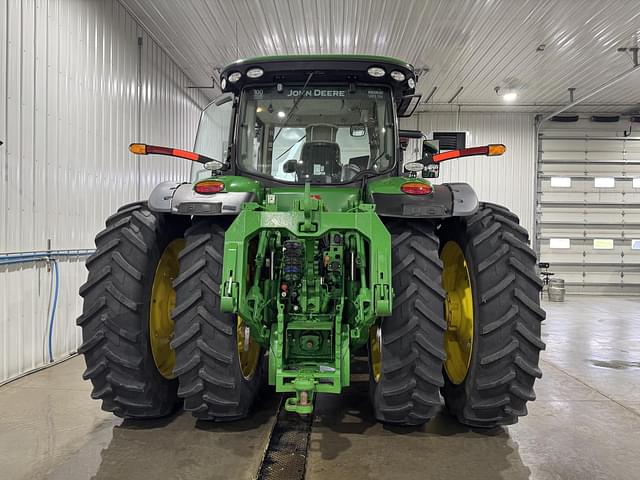 Image of John Deere 8370R equipment image 2