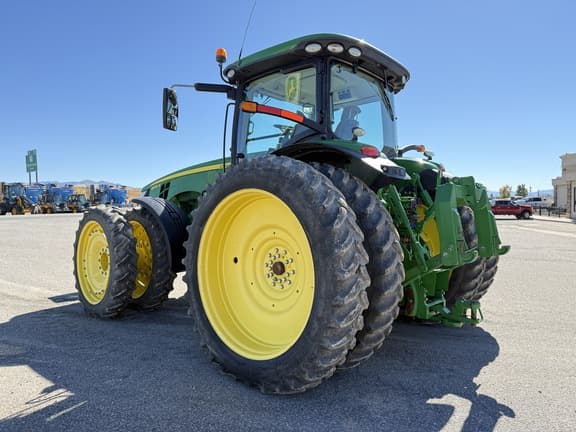 Image of John Deere 8370R equipment image 4