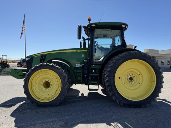 Image of John Deere 8370R equipment image 1