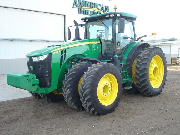 Image of John Deere 8370R equipment image 1