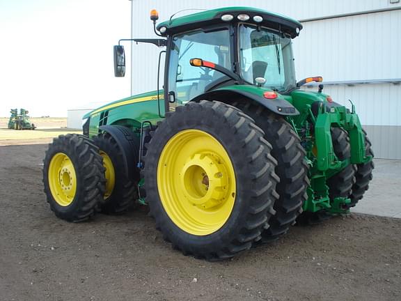 Image of John Deere 8370R equipment image 2