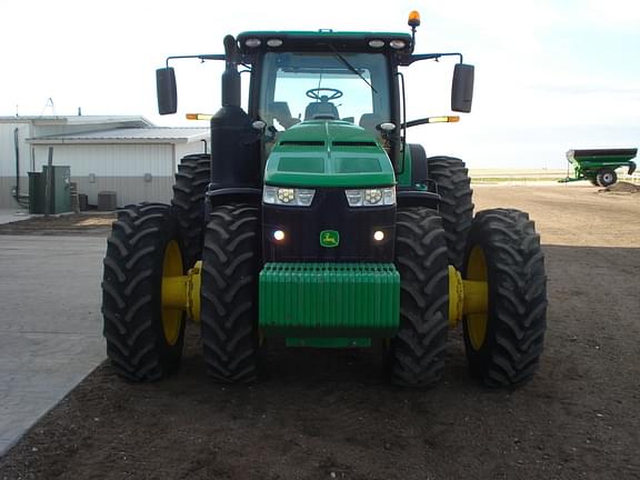 Image of John Deere 8370R equipment image 3