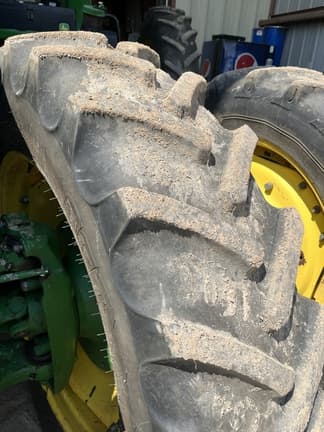 Image of John Deere 8370R equipment image 2