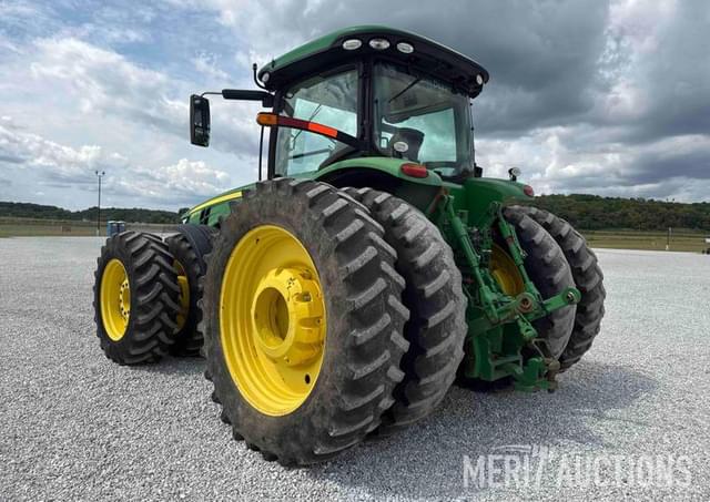 Image of John Deere 8370R equipment image 2