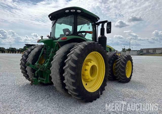Image of John Deere 8370R equipment image 4