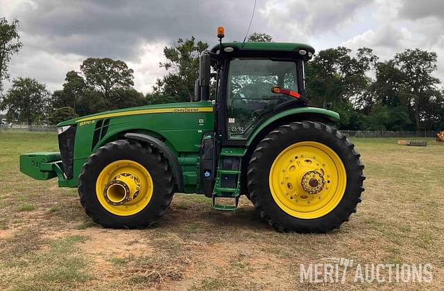 Image of John Deere 8370R equipment image 1
