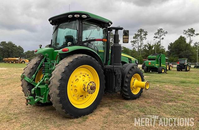 Image of John Deere 8370R equipment image 4