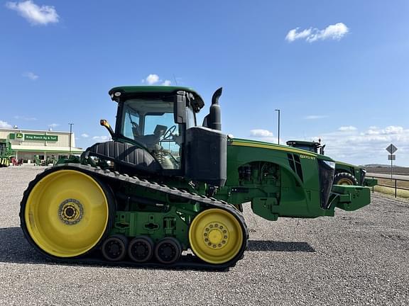 Image of John Deere 8370RT equipment image 1