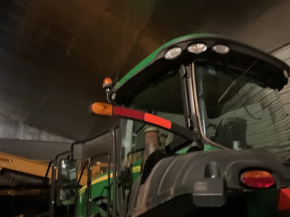 Image of John Deere 8370RT equipment image 3