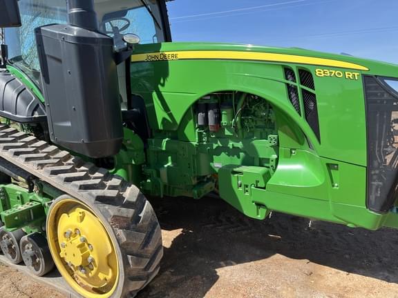 Image of John Deere 8370RT equipment image 3