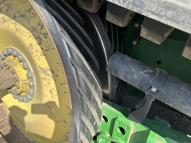 Image of John Deere 8370RT equipment image 4