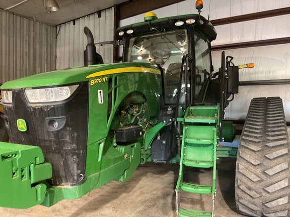 Image of John Deere 8370RT equipment image 1