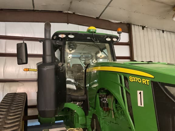 Image of John Deere 8370RT equipment image 4