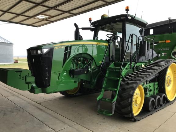 Image of John Deere 8370RT equipment image 1