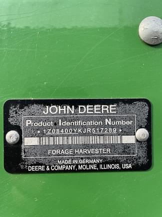 Image of John Deere 8400 equipment image 2