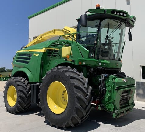 2018 John Deere 8400 Equipment Image0
