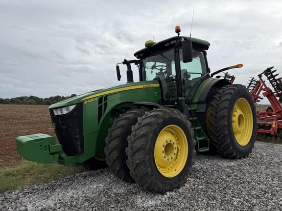 Image of John Deere 8400R equipment image 1