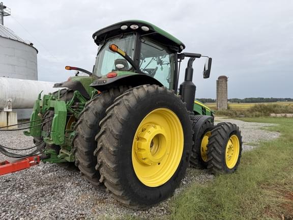 Image of John Deere 8400R equipment image 2