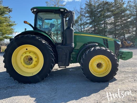 Image of John Deere 8400R equipment image 4