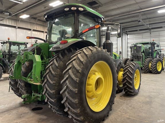 Image of John Deere 8400R equipment image 4