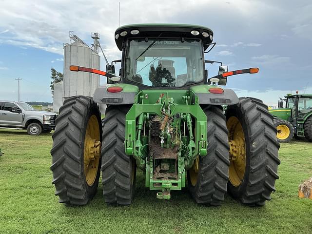 Image of John Deere 8400R equipment image 3