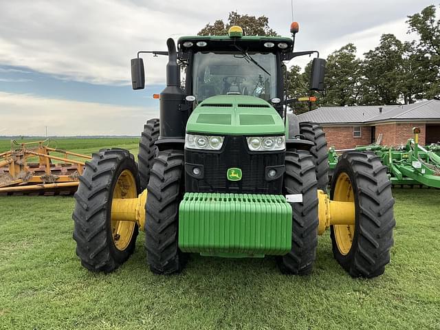 Image of John Deere 8400R equipment image 2