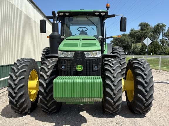 Image of John Deere 8400R equipment image 1