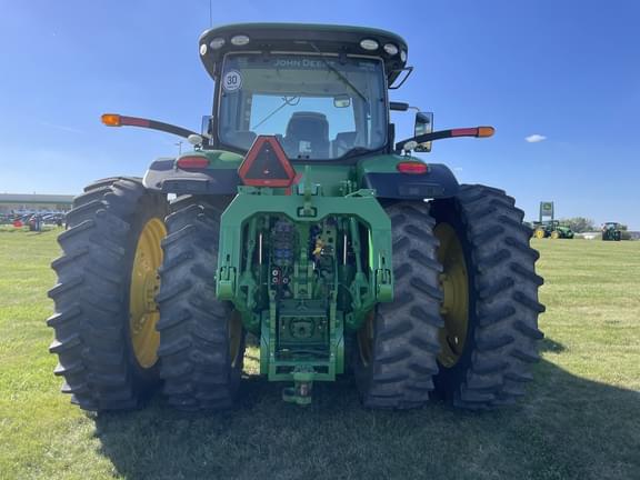 Image of John Deere 8400R equipment image 3