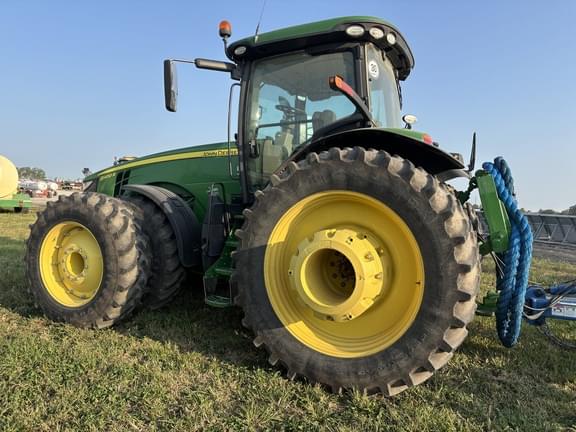 Image of John Deere 8400R equipment image 3