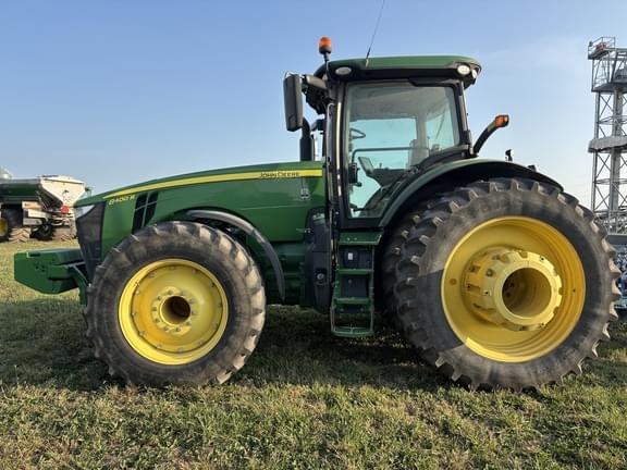 Image of John Deere 8400R equipment image 2