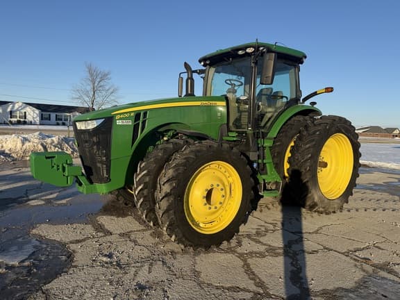 Image of John Deere 8400R equipment image 3