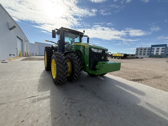 Image of John Deere 8400R equipment image 4