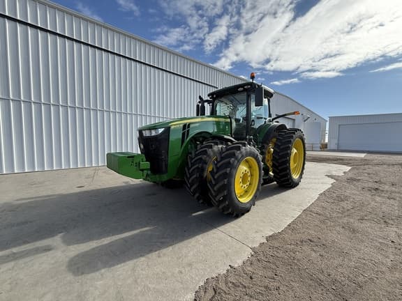 Image of John Deere 8400R equipment image 2