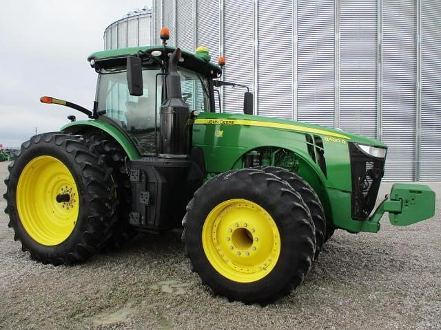 Image of John Deere 8400R equipment image 1