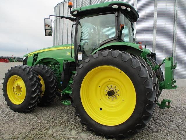 Image of John Deere 8400R equipment image 4