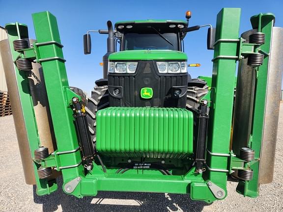 Image of John Deere 8400R equipment image 3