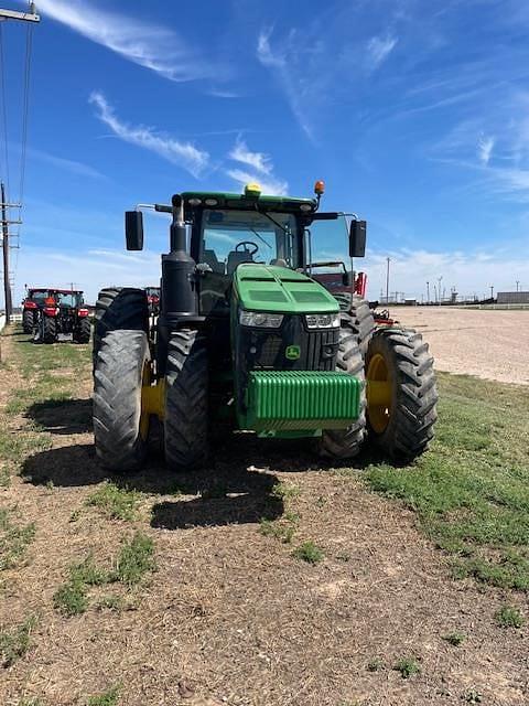 Image of John Deere 8400R equipment image 1