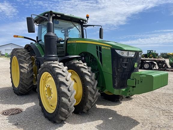 Image of John Deere 8400R equipment image 2