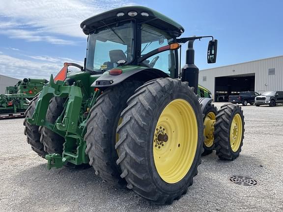 Image of John Deere 8400R equipment image 4