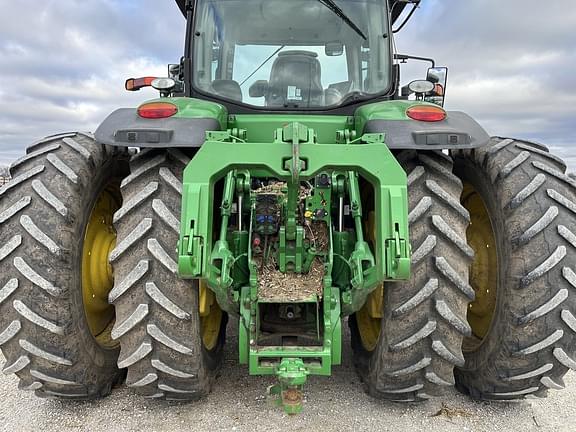 Image of John Deere 8400R equipment image 2