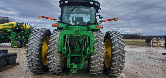 Image of John Deere 8400R equipment image 3