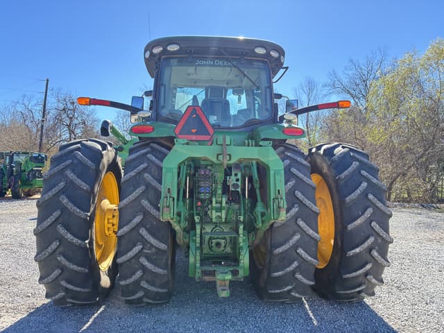 Image of John Deere 8400R equipment image 3