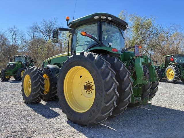 Image of John Deere 8400R equipment image 2