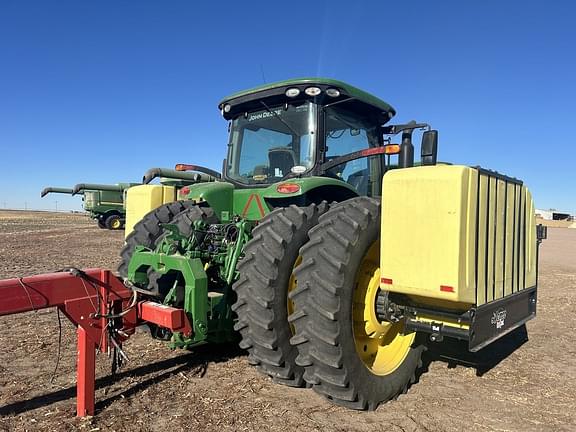 Image of John Deere 8400R equipment image 4