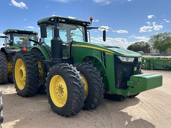 Image of John Deere 8400R equipment image 1