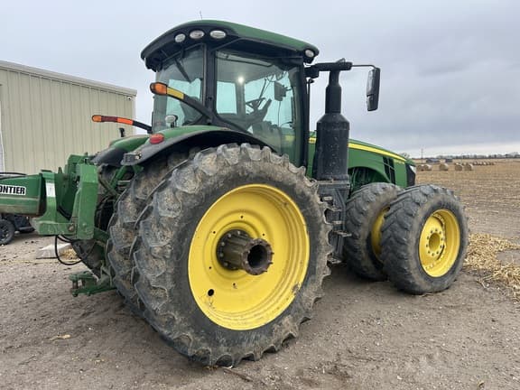 Image of John Deere 8400R equipment image 1