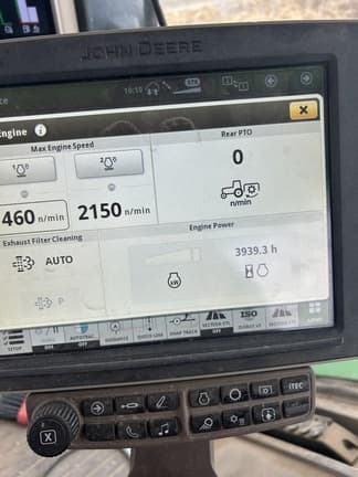 Image of John Deere 8400R equipment image 1