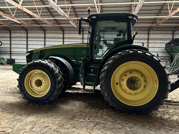 Image of John Deere 8400R equipment image 4