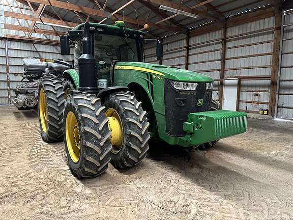 Image of John Deere 8400R equipment image 1