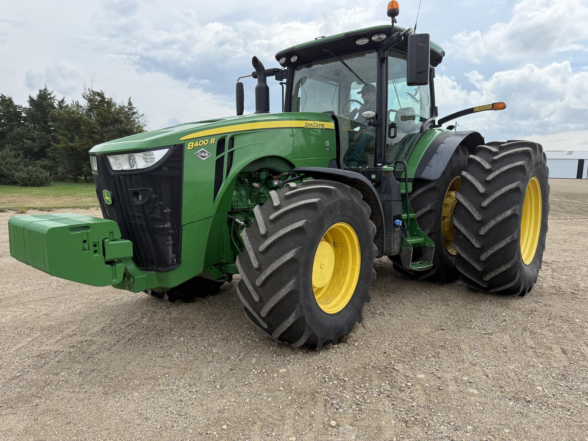 2018 John Deere 8400R Equipment Image0